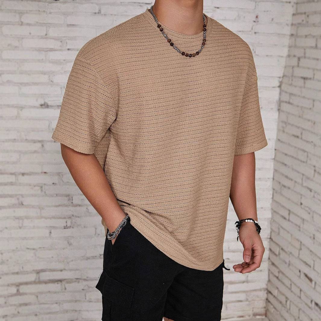Men's loose hollow solid color short sleeve round neck t-shirt in khaki color